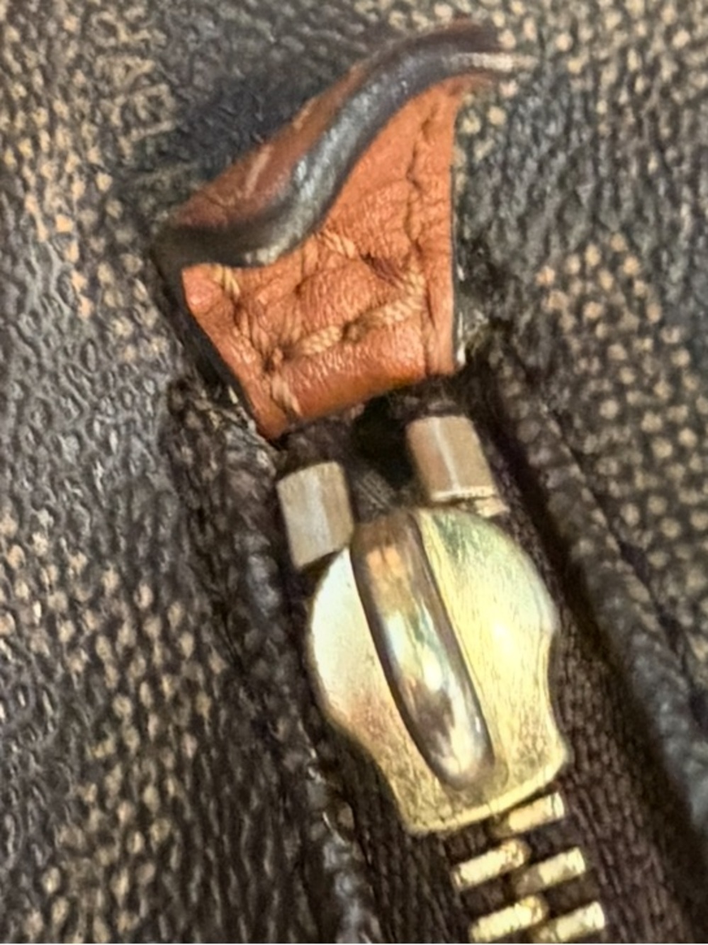 Michael Kors Brown MK Logo Hobo Bag with Lots of Pockets Needs zipper pull - Picture 13 of 15
